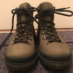 Alice + Whittles Weekend Boot Classic Sage